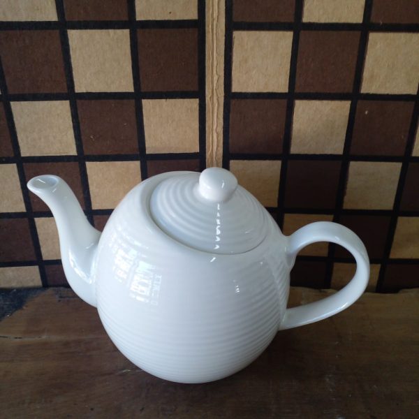 WhatsApp Image 2025-07-11 at 10.39.09 Juego de té/café blanco acanalado